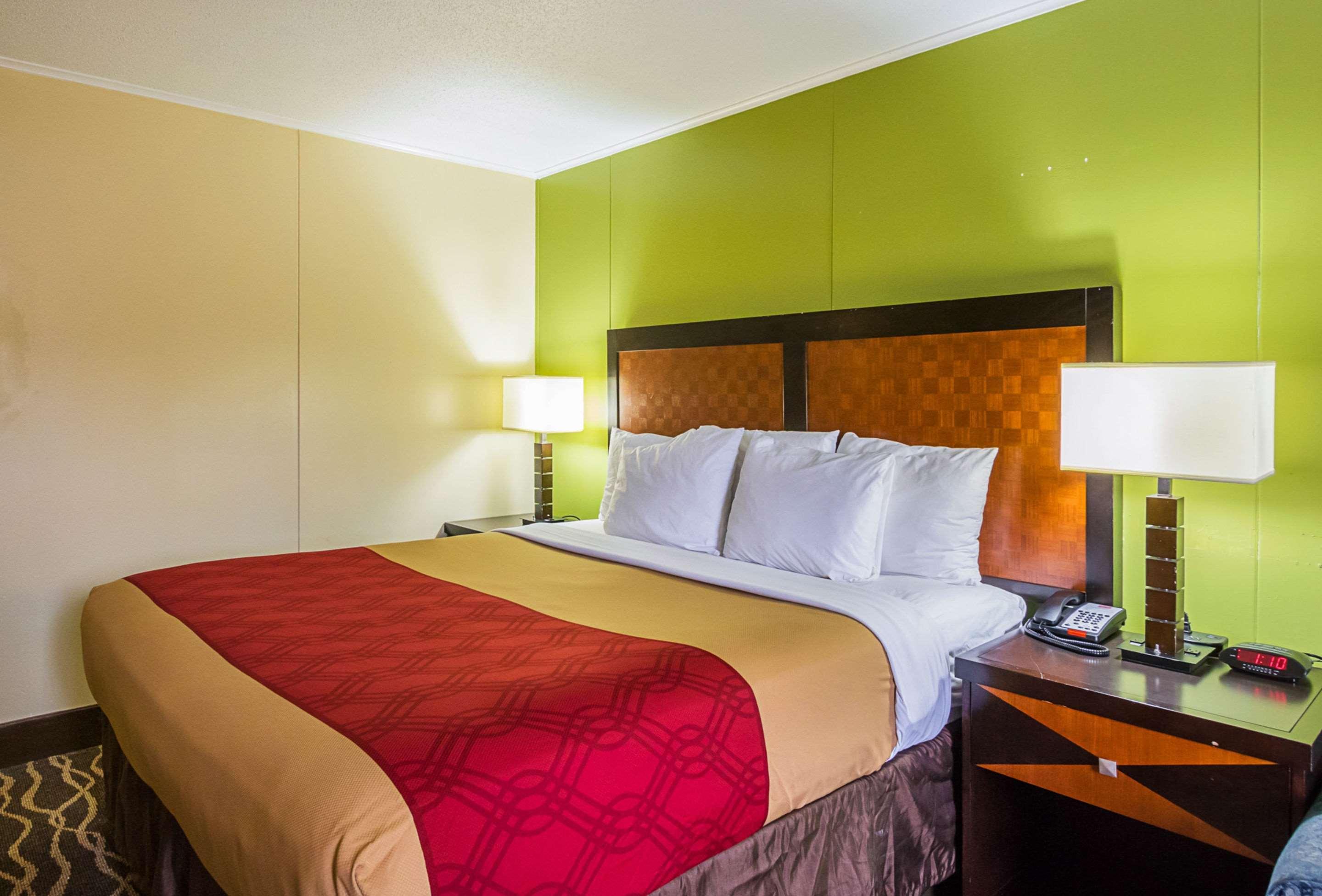 Econo Lodge Savannah Esterno foto