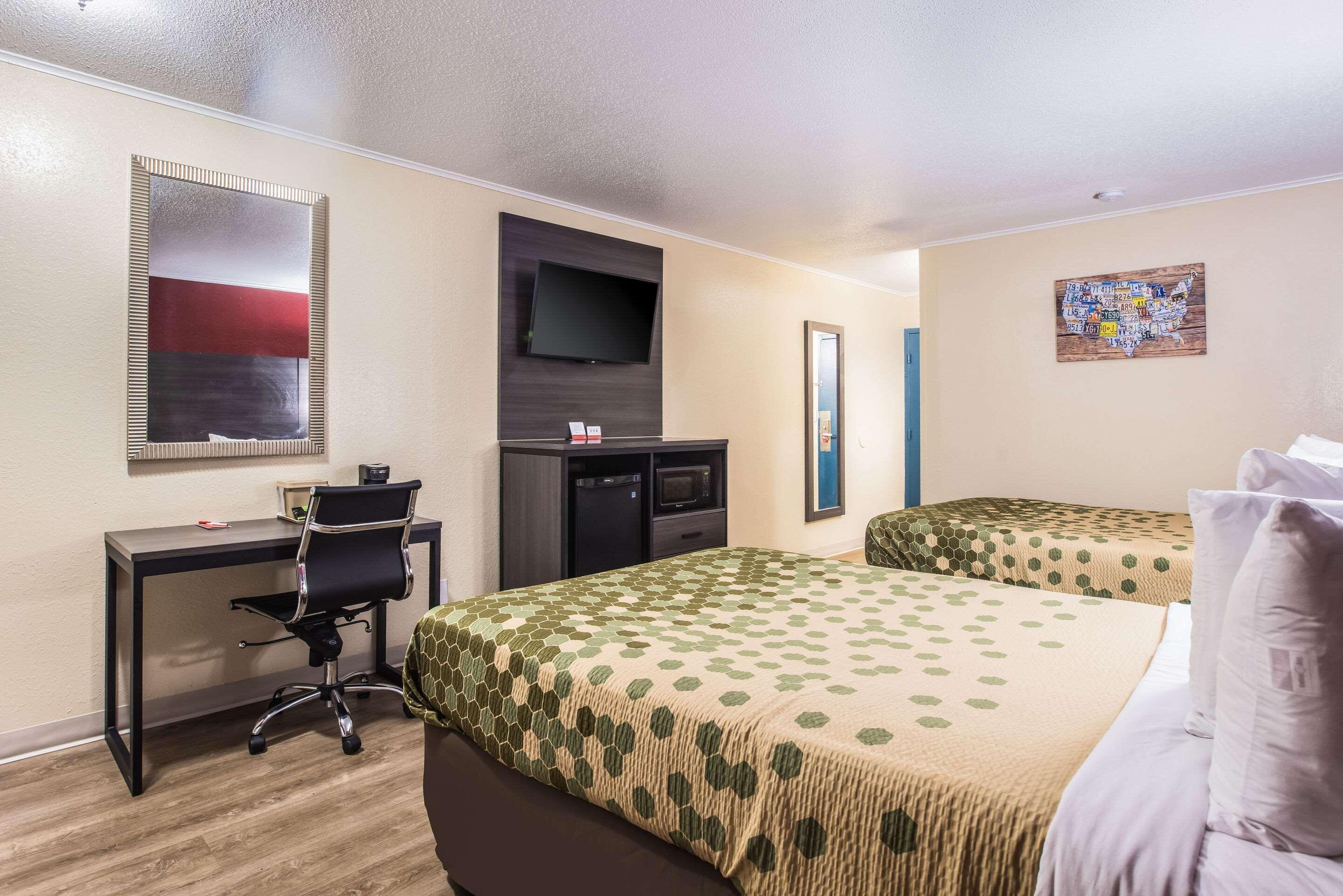 Econo Lodge Savannah Esterno foto