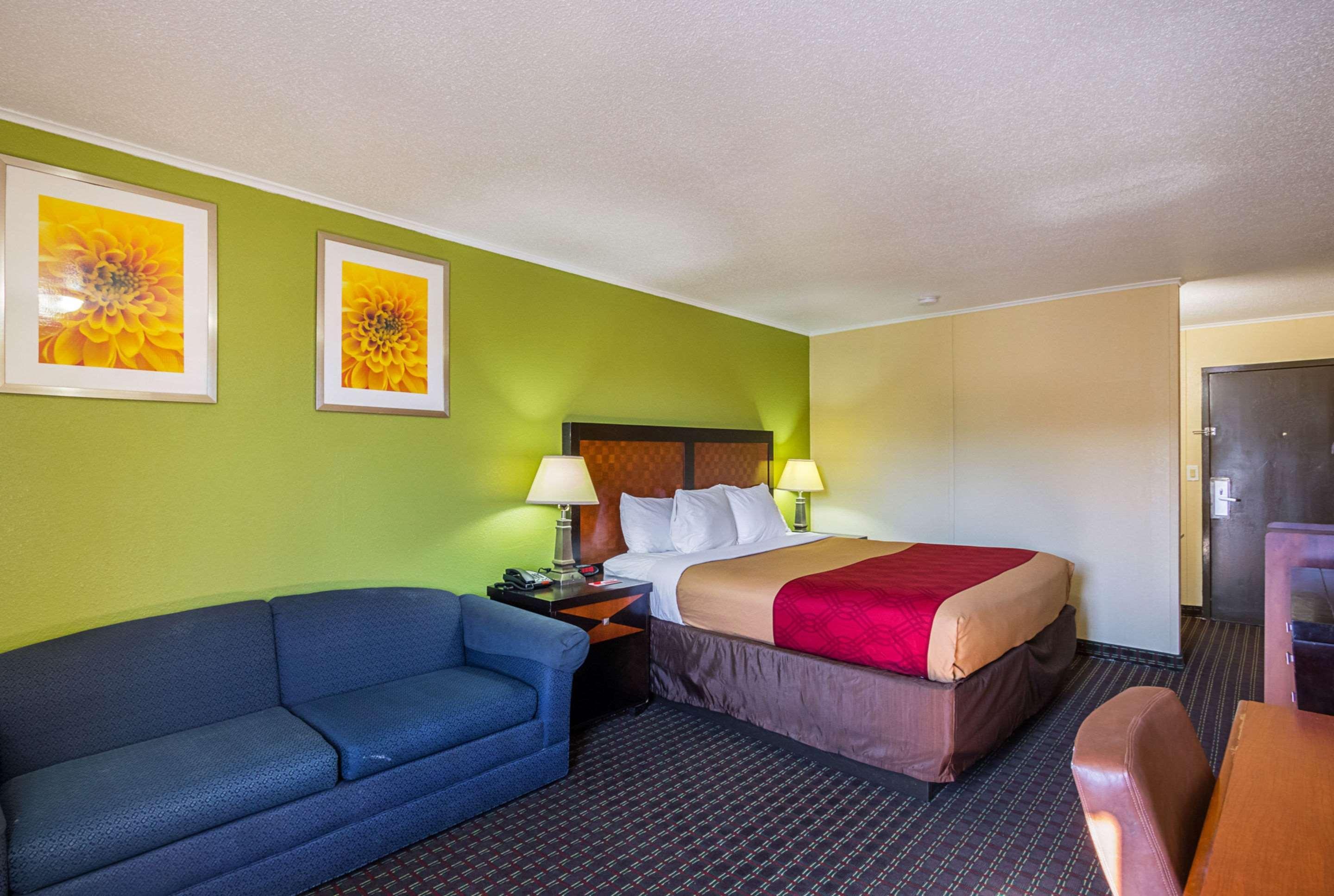 Econo Lodge Savannah Esterno foto
