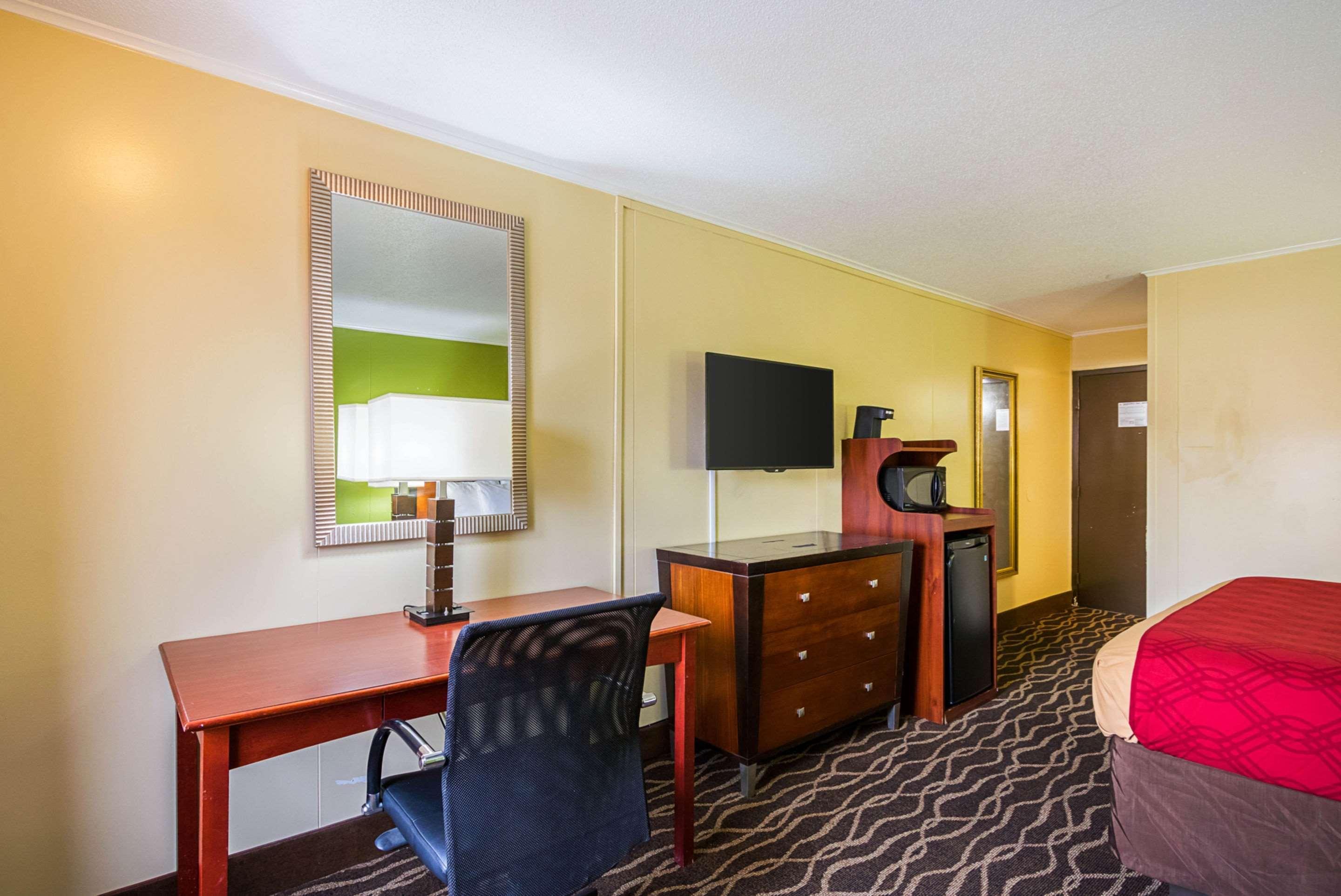 Econo Lodge Savannah Esterno foto