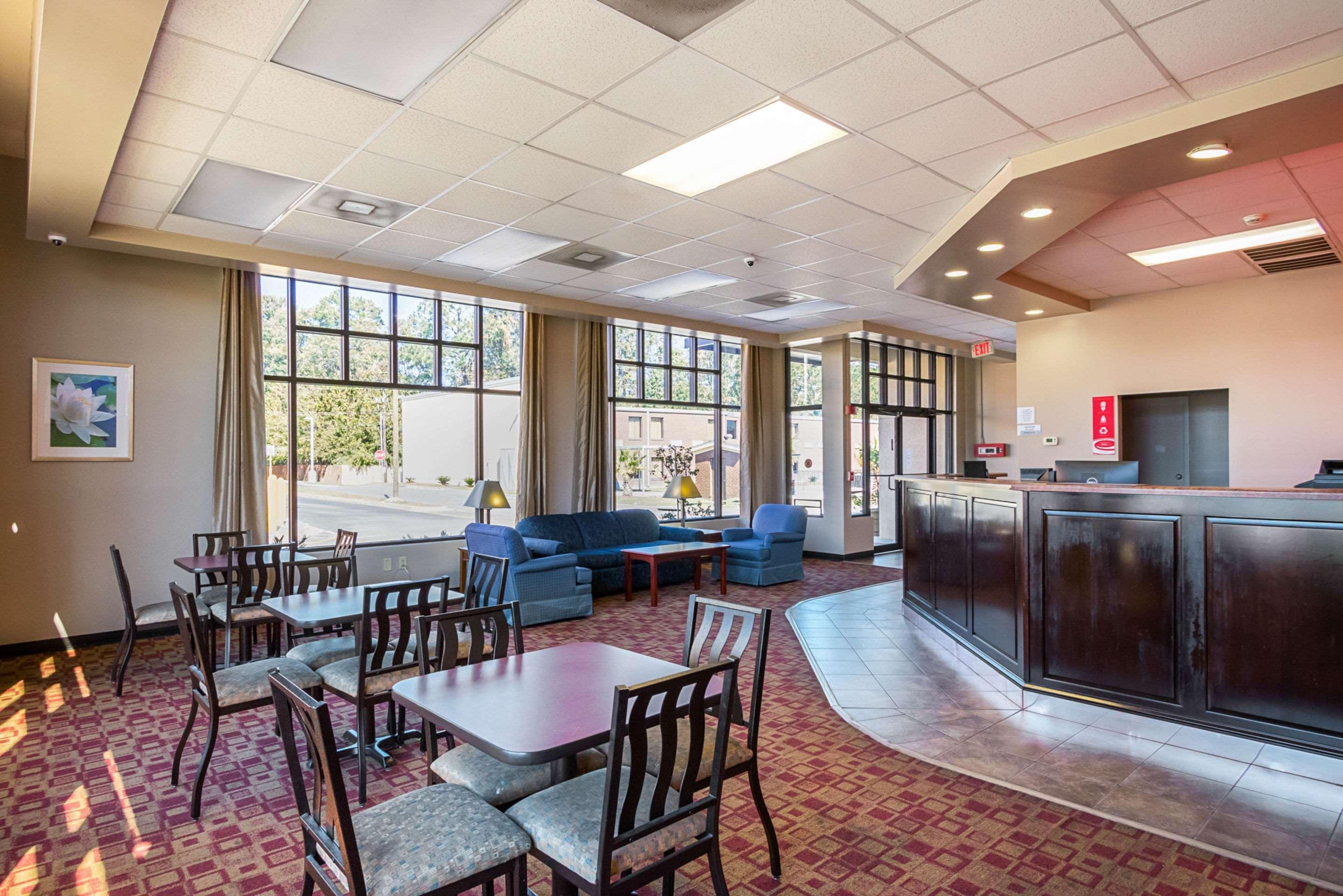 Econo Lodge Savannah Esterno foto
